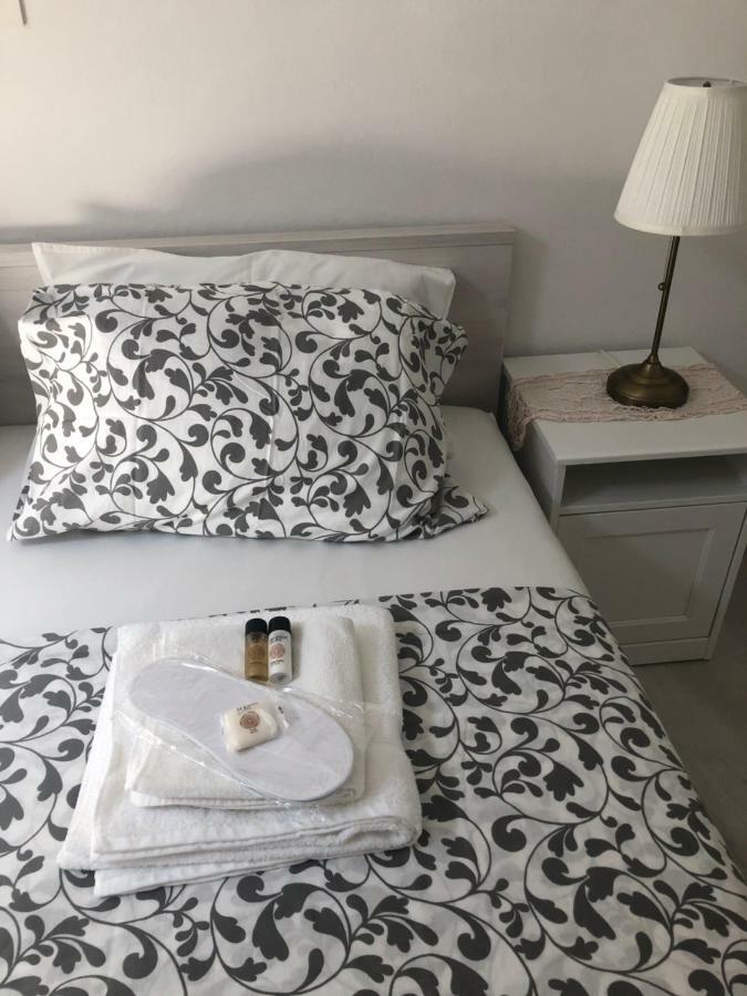 Sweet With Free Private Parking Apartment