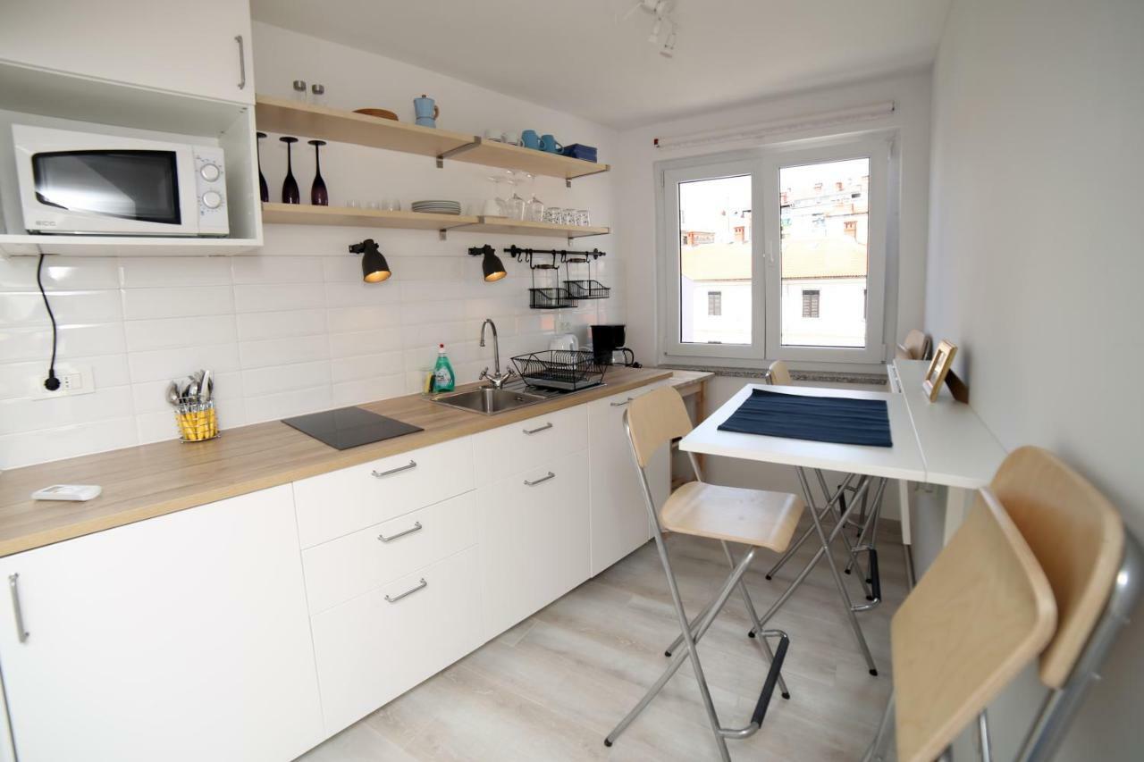 Sweet With Free Private Parking Apartment *